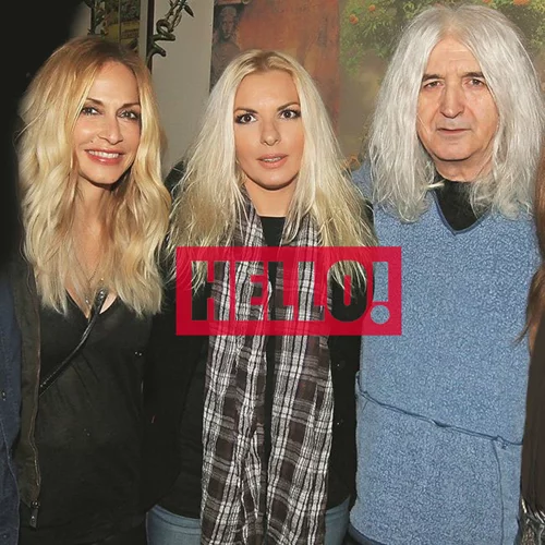 Η Vanessa Redgrave με την Μιμή Ντενίση στο Κέντρο Φιλοξενίας Προσφύγων στον Ελαιώνα