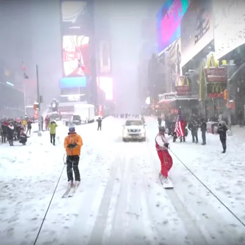 'Snowboarding with the NYPD': Το viral video δύο νεοϋορκέζων
