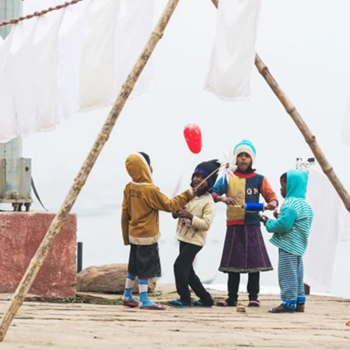 Benares: Μία έκθεση έκπληξη στη gallery του The Sowl