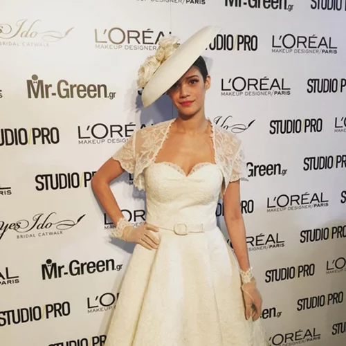 Τζένη Θεωνά, Μαρία Κορινθίου, Αντωνία Καλλιμούκου με νυφικό!