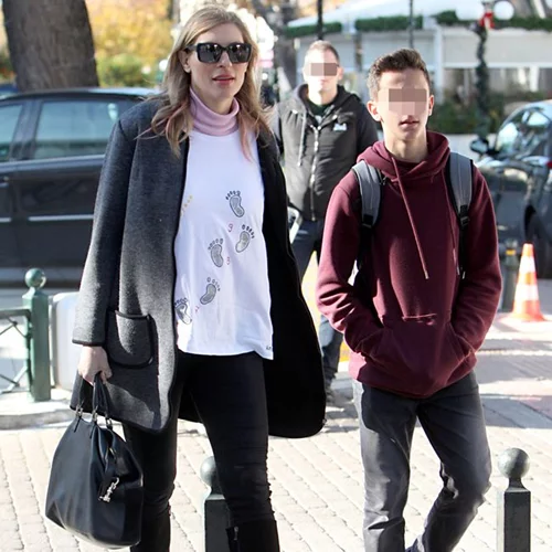 Ζέτα Δούκα: Βόλτα με τον βαφτισιμιό της στον έβδομο μηνά της εγκυμοσύνης της