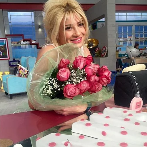 Φαίη Σκορδά: Δώρο γενεθλίων από τους γιους της