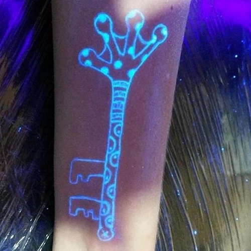 Κάνε το τατουάζ που φαίνεται μόνο σε... ειδικές περιπτώσεις!