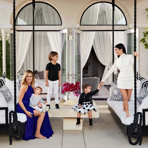 Kourtney και Khloe Kardashian: Μια ματιά μέσα στα πολυτελή σπίτια τους