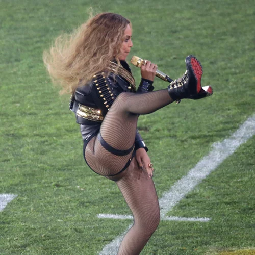 Celebs...Σαν εμάς! (15/02)