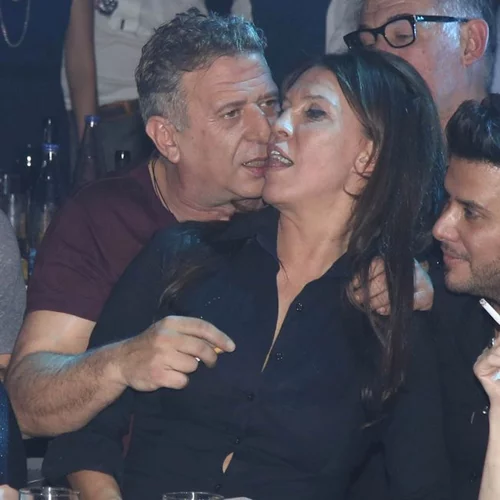 Βάνα Μπάρμπα - Κώστας Κόκλας: Αγκαλιασμένοι διασκέδασαν μαζί!