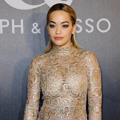 Rita Ora: Με ποιον celebrity πέρασε μία νύχτα σε ξενοδοχείο;