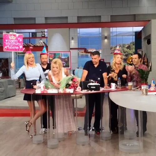 Φαίη Σκορδά: Οι τούρτες έκπληξη για τα γενέθλιά της