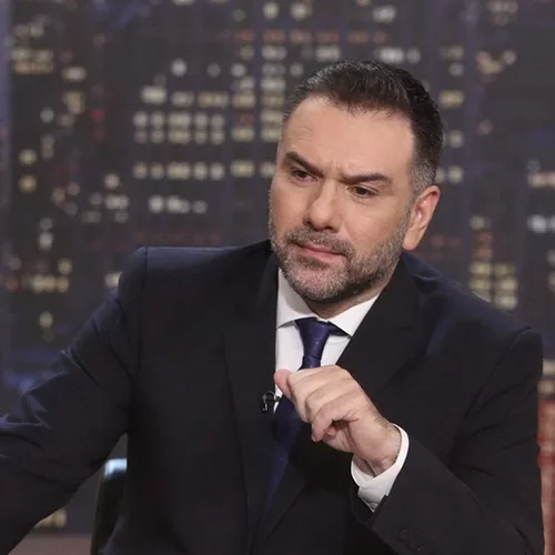 Έξαλλος ο Γρηγόρης Αρναούτογλου με δημοσίευμα για τρίτο πρόσωπο