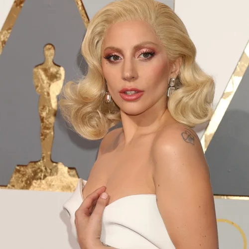 Lady Gaga: "Η δημοσιότητα είναι το καλύτερο ναρκωτικό"