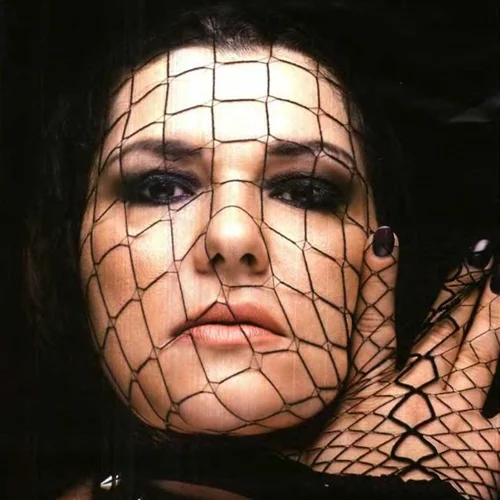 Κατερίνα Ζαρίφη: Μεταμορφώνεται σε Mistress και φωτογραφίζεται με χειροπέδες