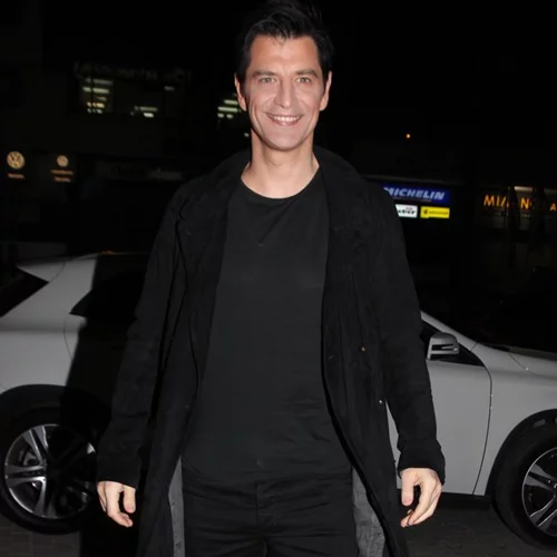 Πλήθος επωνύμων στην επίσημη πρεμιέρα της παράστασης «Victor Victoria»