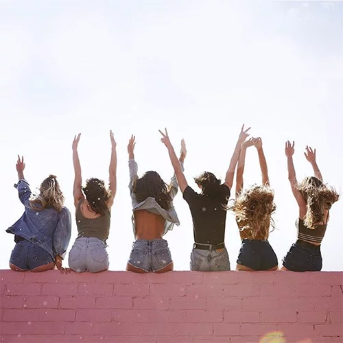 Ανάλυσέ το: Ευχές για τη Γιορτή της Γυναίκας