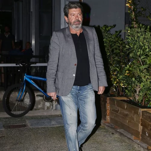 Ο Γιάννης Λάτσιος μας συστήνει τη μητέρα του