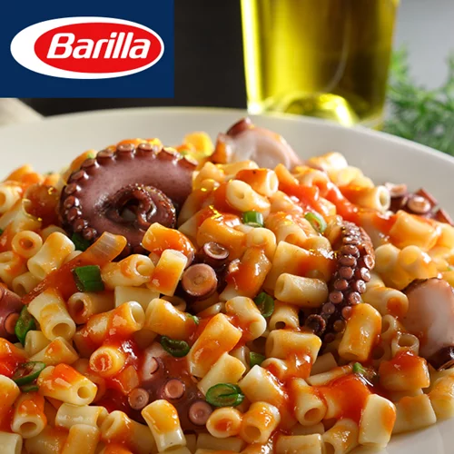 Κοφτό μακαρονάκι με καραμελωμένο χταπόδι στην γάστρα και φρέσκο κρεμμυδάκι