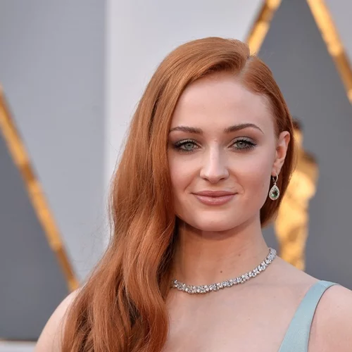 Η Sophie Turner κάνει στροφή στην καριέρα της! Τι νέο ετοιμάζει;