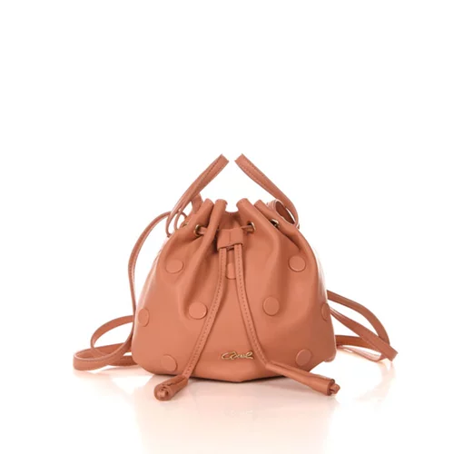 Η Axel μας κρατά σε αγωνία! Εσύ μαντεύεις ποια θα είναι η Axel Woman για το SS16;