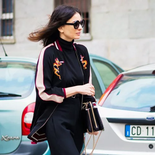 Bomber Jacket: 10 stylish ιδέες για να φορέσεις το πιο hot κομμάτι της άνοιξης!