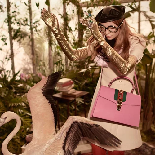 Gucci: Χρώμα, λάμψη και φλαμίνγκο στην καμπάνια της prefall συλλογής!