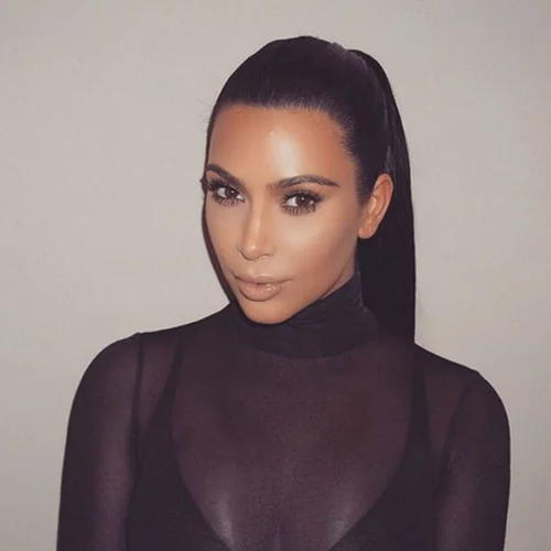 Ούτε ξανθιά ούτε μελαχρινή: Αυτό είναι το νέο χρώμα μαλλιών της Kim Kardashian που μόλις μας παρουσίασε!