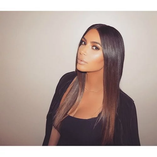 Kim Kardashian: Ποζάρει γυμνή και αυτή τη φορά όχι μόνη της!