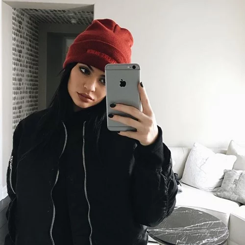 Kylie Jenner: Ποιό είναι το μυστικό της για ένα γεμάτο σχήμα χειλιών;