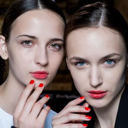 Τα 4 must προϊόντα για το ιδανικό ανοιξιάτικο μακιγιάζ