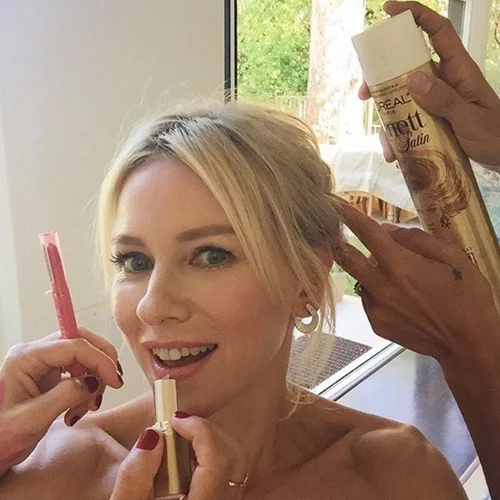 Naomi Watts: Αποκάλυψε το δικό της μυστικό για νεανική εμφάνιση