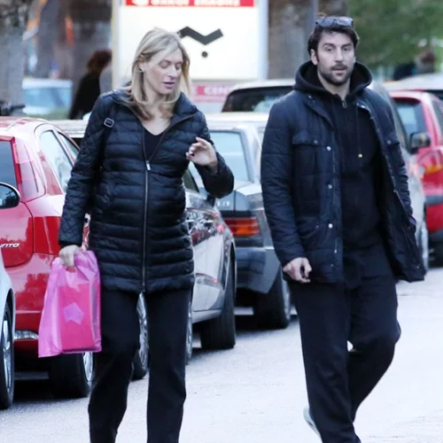 Ζέτα Δούκα - Μιχάλης Χατζαντωνάς: Η βόλτα λίγο πριν τον τοκετό