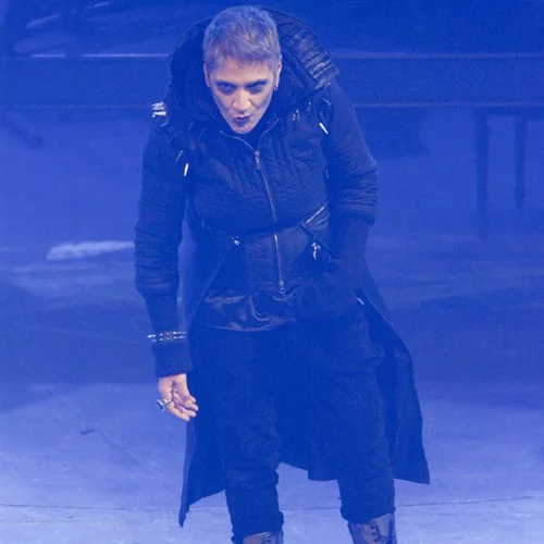 Η Καίτη Κωνσταντίνου στον ρόλο του σακάτη και ιντριγκαδόρου Ριχάρδου Γ’