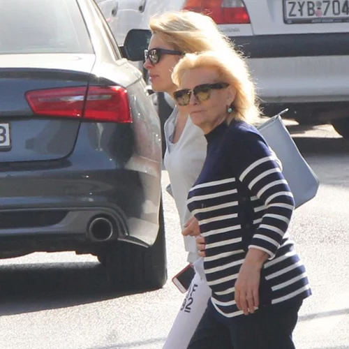 Ελένη Μενεγάκη: Με την μητέρα της στα Μελίσσια