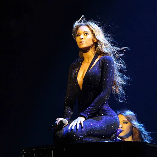 Vrettos Vrettakos: Εκτός από την ίδια τη Beyonce, έντυσε και την...κούκλα της!