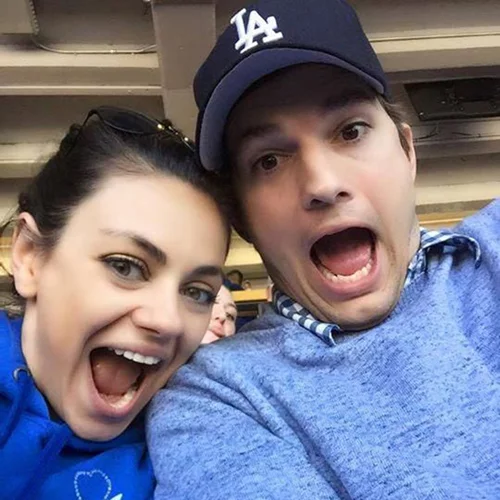 Mila Kunis - Ashton Kutcher | Έχουν την πιο παράξενη χριστουγεννιάτικη παράδοση