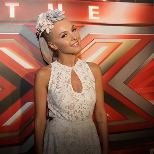 Η στυλάτη ανοιξιάτικη εμφάνιση της Τάμτας στην Avant premiere του X-FACTOR