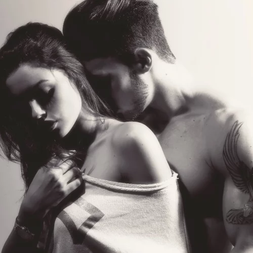 It's a love affair: Εσύ θα φορούσες το ίδιο άρωμα με τον σύντροφό σου;