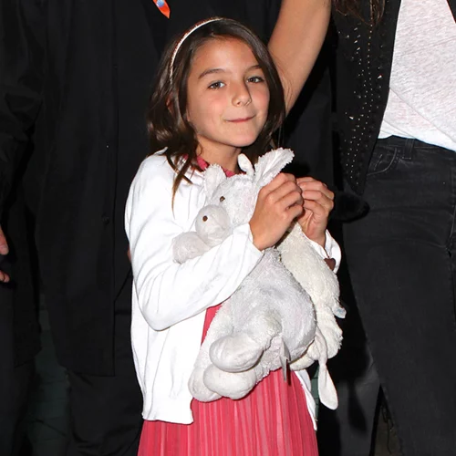 Suri Cruise: Απέλυσε το δάσκαλο μουσικής της!