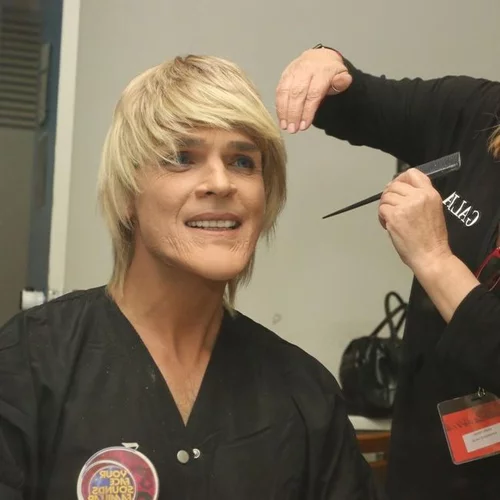 Your Face Sounds Familiar:  Βackstage φωτογραφίες από τις μεταμφιέσεις των παικτών