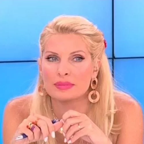 Ελένη Μενεγάκη: Έπεσε «μαύρο» στην εκπομπή της