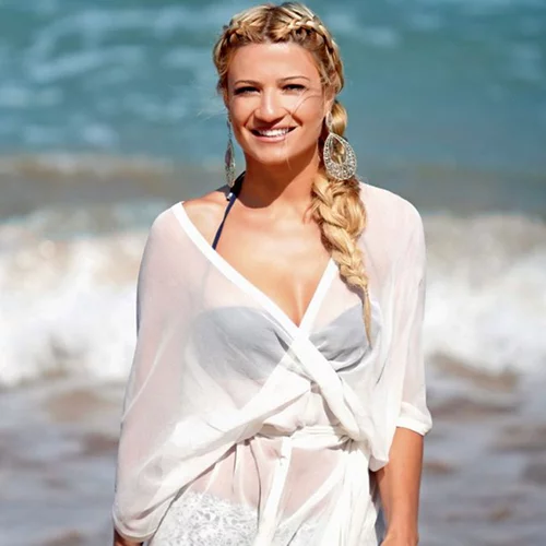 Φαίη Σκορδά: Οι top εμφανίσεις της παρουσιάστριας με μαγιό