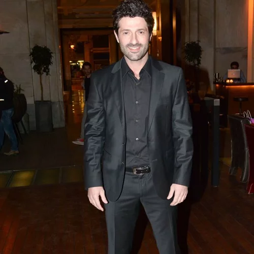 Όθωνας Μεταξάς: Μιλάει για την φανατική θαυμάστριά του που τον «καταδιώκει» οκτώ χρόνια