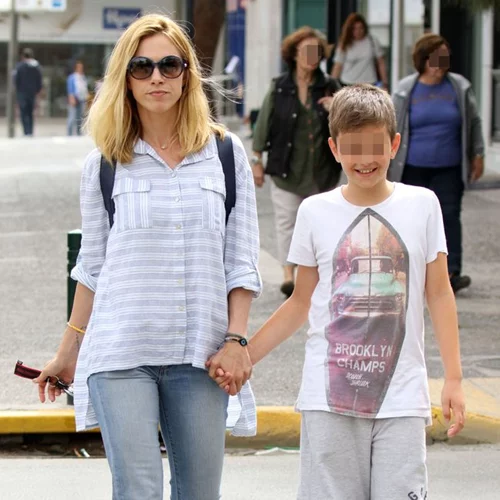 Ντορέττα Παπαδημητρίου: Στην Γλυφάδα με τους γιους της και την αδερφή της