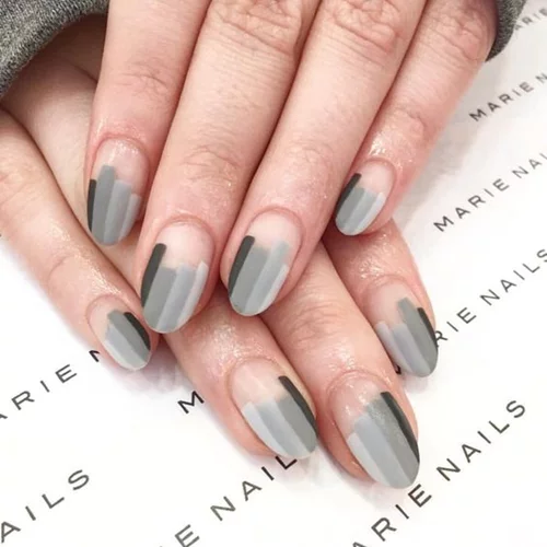 #maniMonday: Πώς με 1 μόνο κίνηση πετυχαίνεις το πιο trendy manicure!