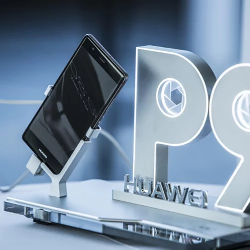 Miss Chic: Στην παρουσίαση του νέου Smartphone που θα αγαπήσουν οι fashionistas