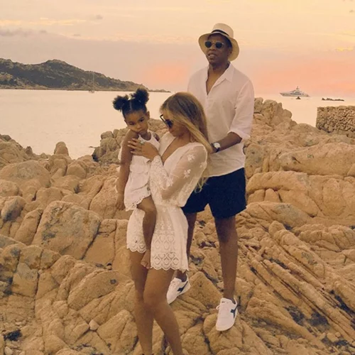 Hot Mama: Οι πιο κομψές celebrity μαμάδες δίνουν tips επιτυχίας και στυλ!