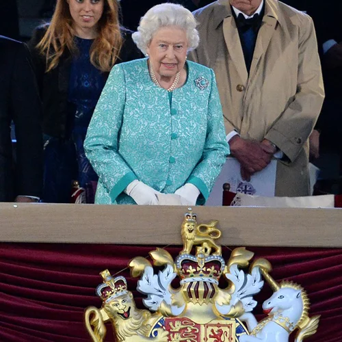 Ιδού πώς γιορτάζεις τα γενέθλιά σου όταν είσαι βασίλισσα