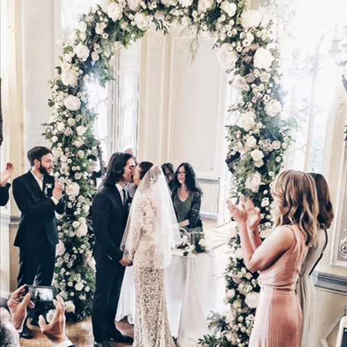 To Ιnstagram πήρε φωτιά! Ποια διάσημη blogger παντρεύτηκε με νυφικό Elie Saab;