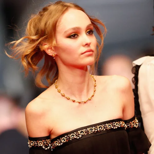 Lily Rose Depp - Natalie Portman: Γυμνές μαζί μέσα σε μια μπανιέρα! (βίντεο)