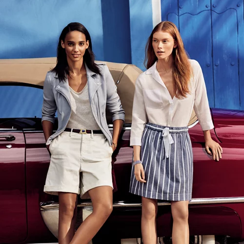 Navy Style: 10 βασικά κομμάτια για να υιοθετήσεις το νέο ναυτικό στυλ