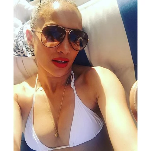 Jennifer Lopez | Πιο εντυπωσιακή από ποτέ σε πάρτι στο Saint Tropez