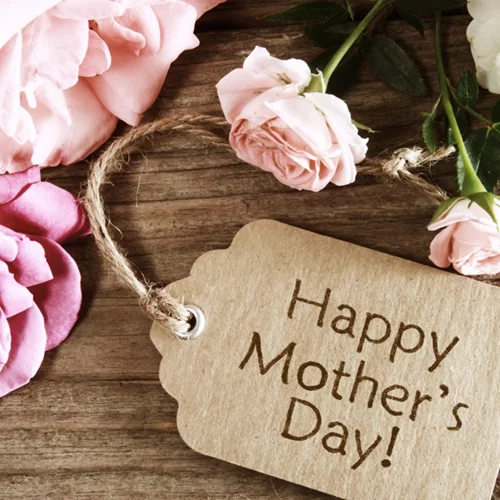 Γιόρτασε την Ημέρα της Μητέρας με τη Μαρία Κορινθίου και τη 3INA